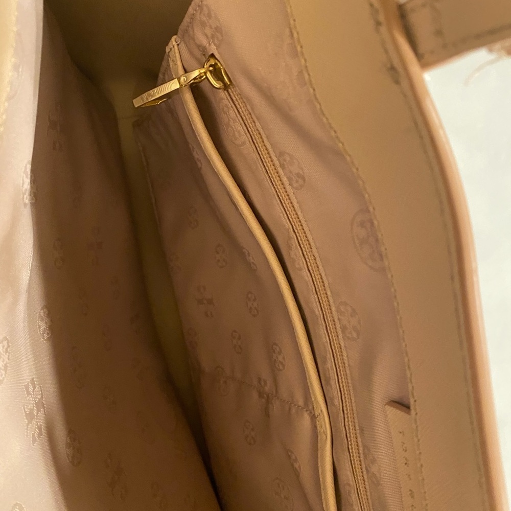 Tory Burch Cream Tote - Picture 4 of 10
